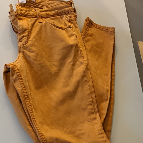 Old Navy Rockstar Super Skinny Goldenrod Jeans - Size 2 - Picture 4 of 5